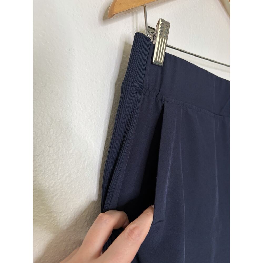 Quince Performance Tech Ankle Pant in Navy Women's Size Medium Minimalist Chic - Picture 4 of 4